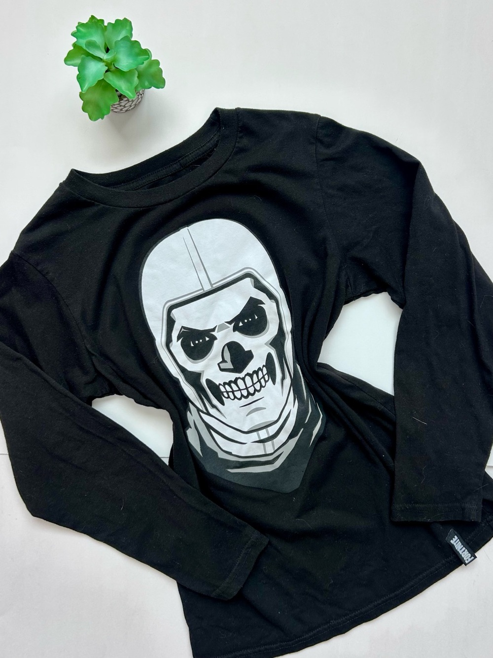 Fortnite Black Skull Trooper Long Sleeve Graphic Tee Boys Size Large - Picture 2 of 5